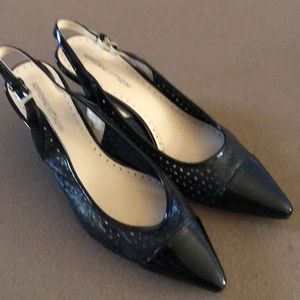 Adrienne Vittadini black pumps